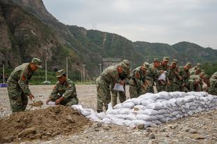 雄鹿主帅：今天克劳德在5V5训练中很出色 他非常接近复出